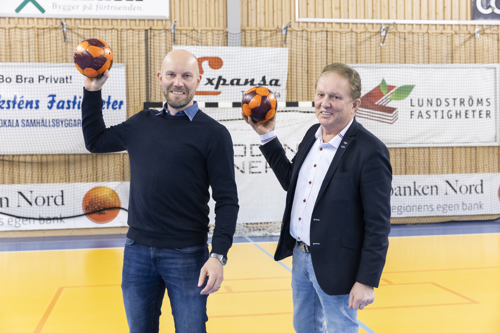 Kommunalråd Claes Nordmark och Bodens Energis styrelseordförande Kenneth Backgård inviger arenan